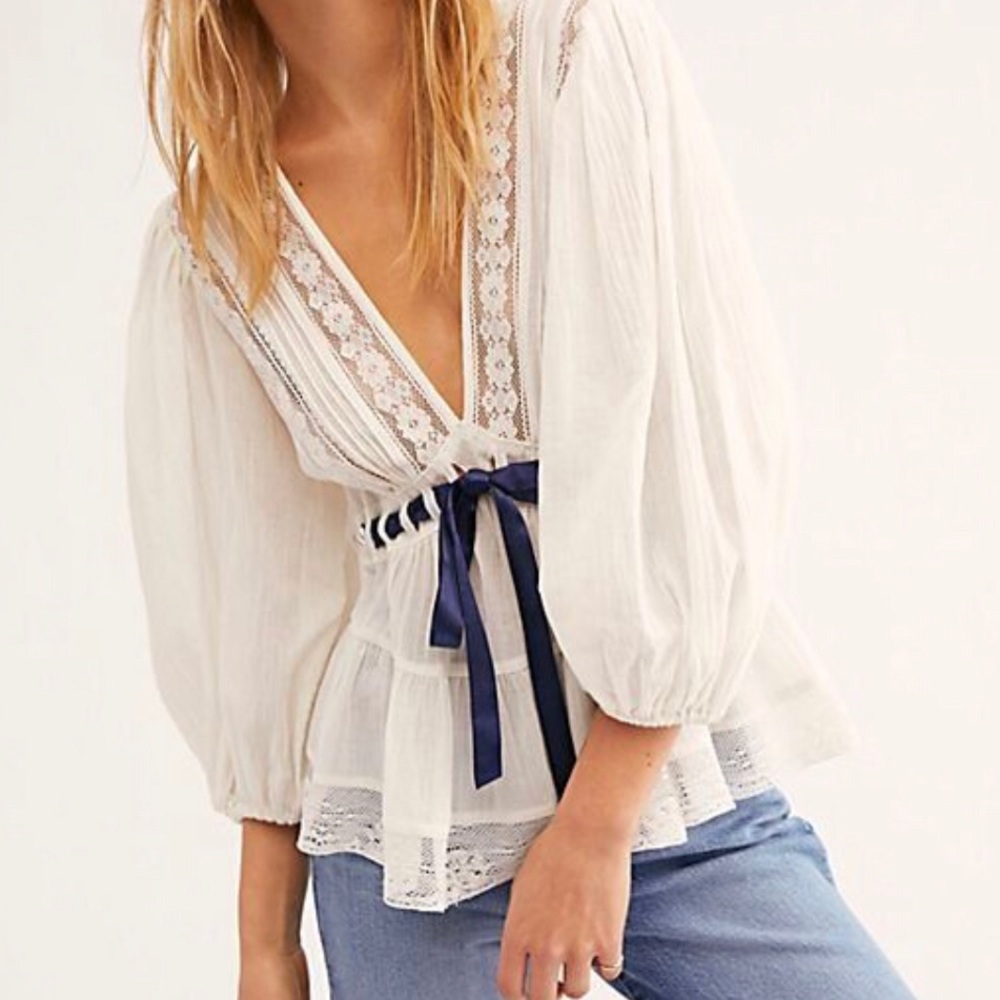 Free people romance tunic ⭐️